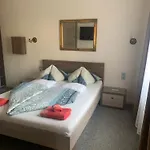 Gasthuis Aradi Vendeghaz 3*