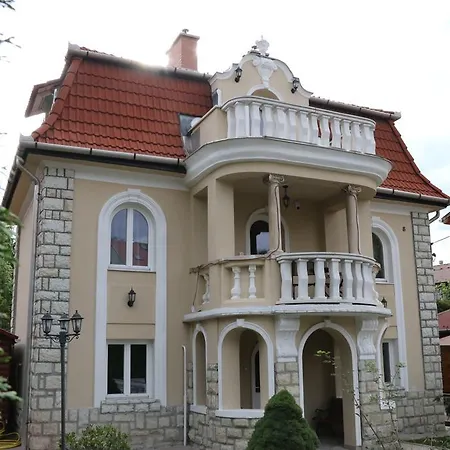 Guest house Aradi Vendeghaz 2*