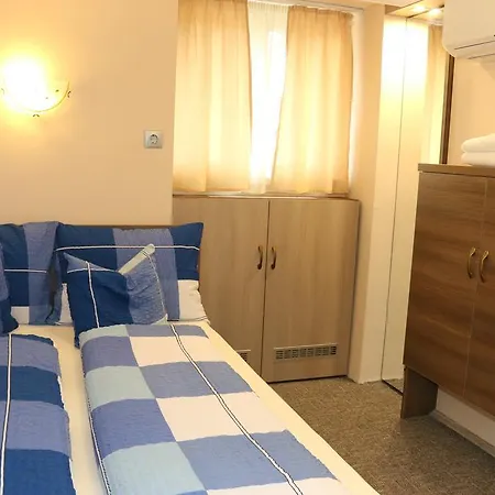 Pensionat Aradi Vendeghaz 3*