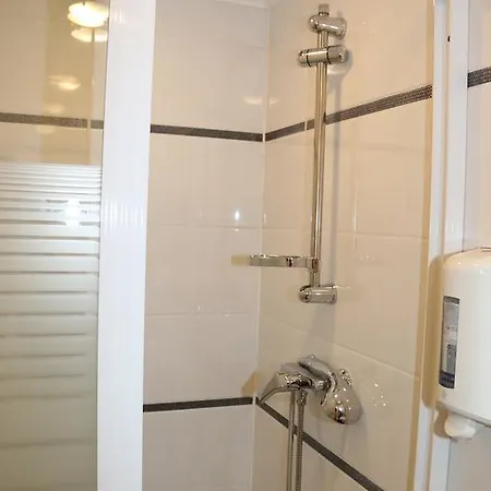 Guest house Aradi Vendeghaz 2*