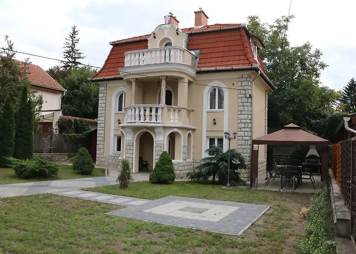 Aradi Vendeghaz 3* Мишкольц